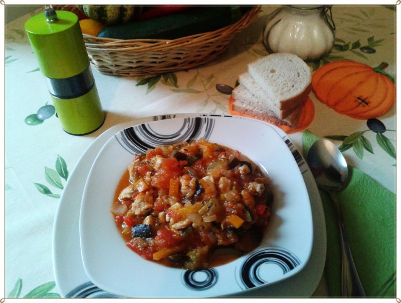 Ratatuj z dynią i mięsem drobiowym