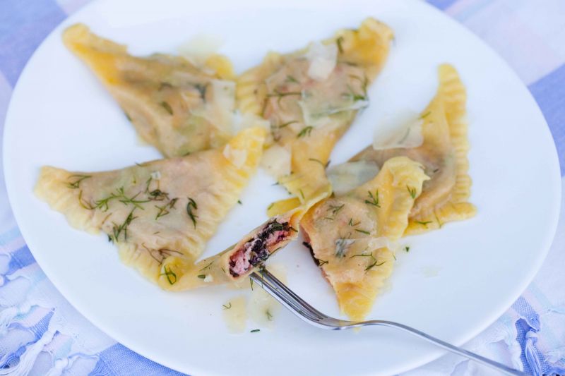 Ravioli z botwinką i serami