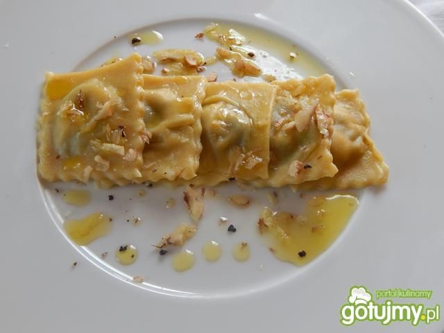 Ravioli z pieczonym bakłażanem i Lazurem