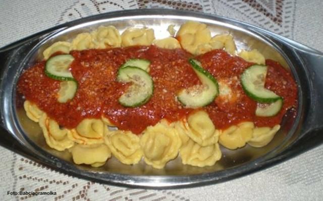 Ravioli z sosem neapolitańskim: Ravioli z sosem neapolitańskim: