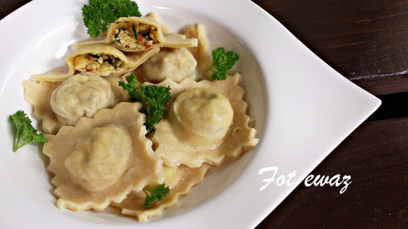 Rawioli - kurczak, cukinia, papryka, szpinak Rawioli - kurczak, cukinia, papryka, szpinak