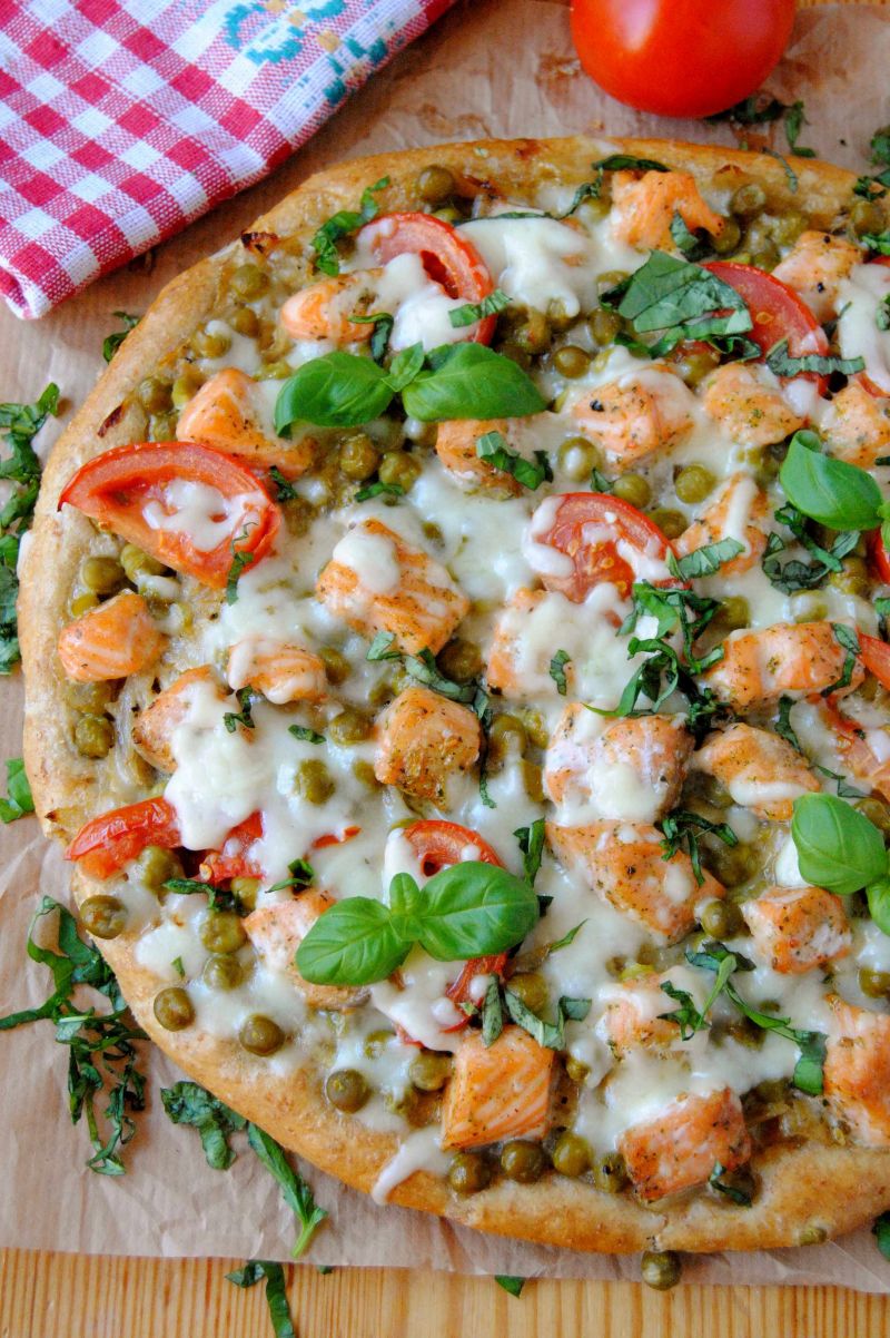 Razowa pizza z łososiem Razowa pizza z łososiem