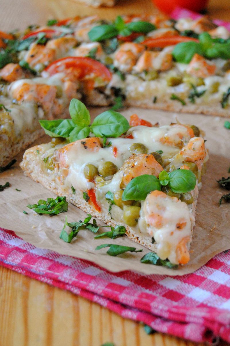 Razowa pizza z łososiem Razowa pizza z łososiem