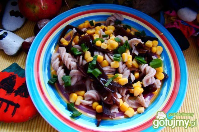 Razowa sałatka z grzybkami  Razowa sałatka z grzybkami