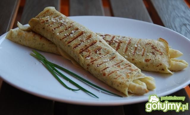 Razowe naleśniki z grilla ze szparagami Razowe naleśniki z grilla ze szparagami