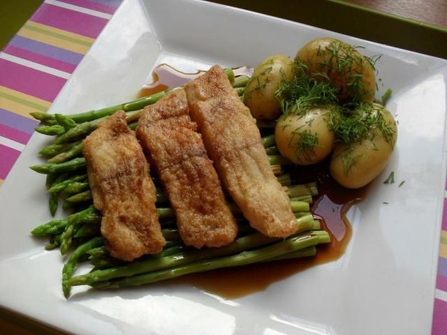 Rdzawiec na szparagach :)