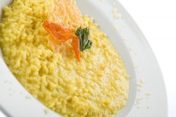 Risotto alla milanese (po mediolańsku) Risotto alla milanese (po mediolańsku)