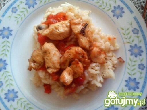 Risotto curry z kurczakiem i warzywami. 