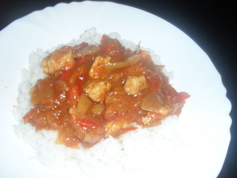 Ryż z warzywami w sosie słodko kwaśnym Ryż z warzywami w sosie słodko kwaśnym