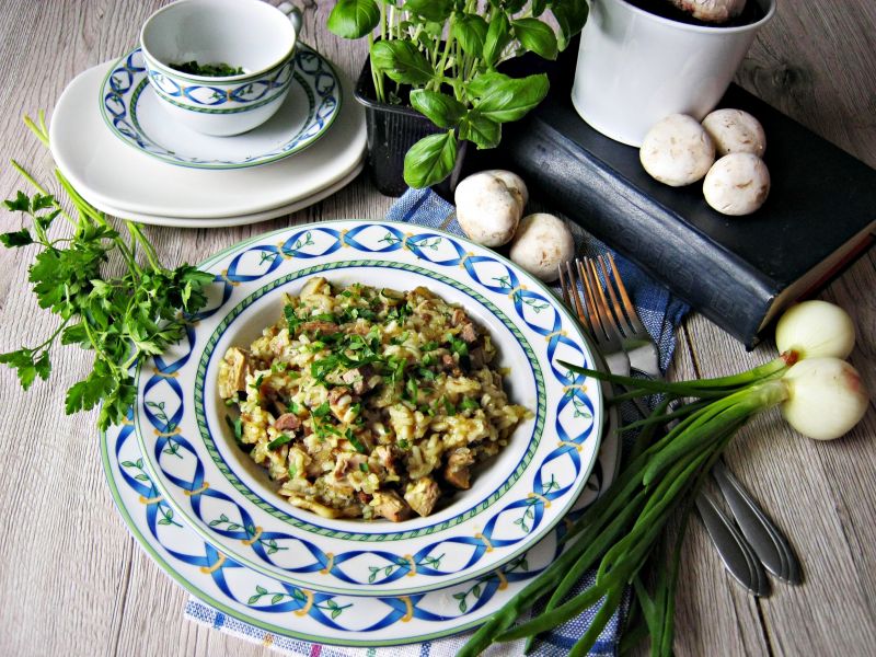 Risotto z grillowaną karkówką i pieczarkami