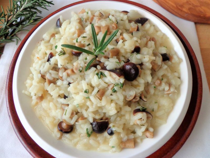 Risotto z grzybami i rozmarynem Risotto z grzybami i rozmarynem