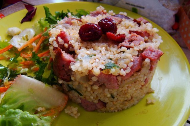 Risotto z kaszy z żurawiną i kiełbasą  Risotto z kaszy z żurawiną i kiełbasą