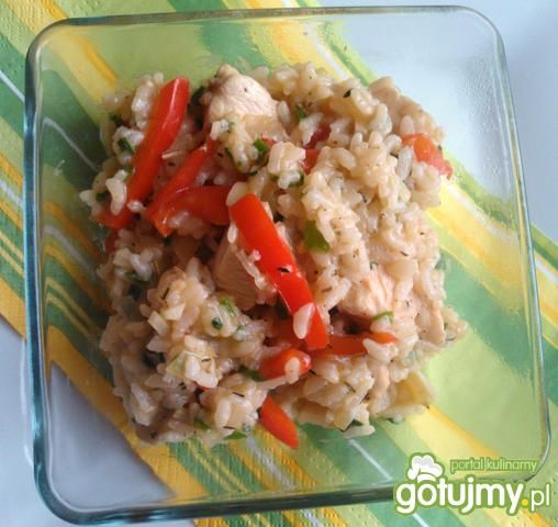 Risotto z kurczakiem, papryką i cebulką