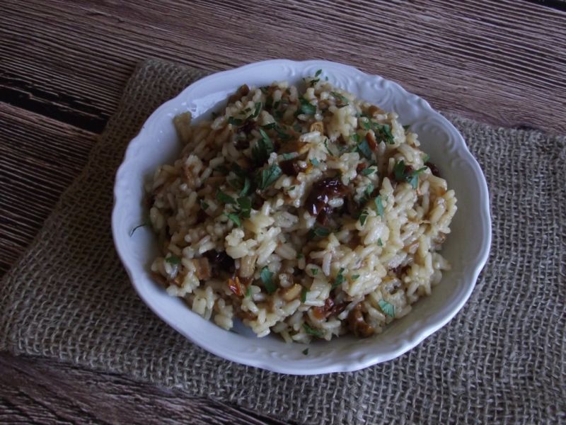 Risotto z kurkami i suszonymi pomidorami