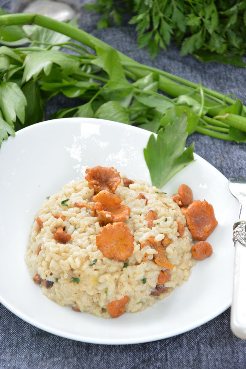 Risotto z kurkami i świeżym lubczykiem Risotto z kurkami i świeżym lubczykiem