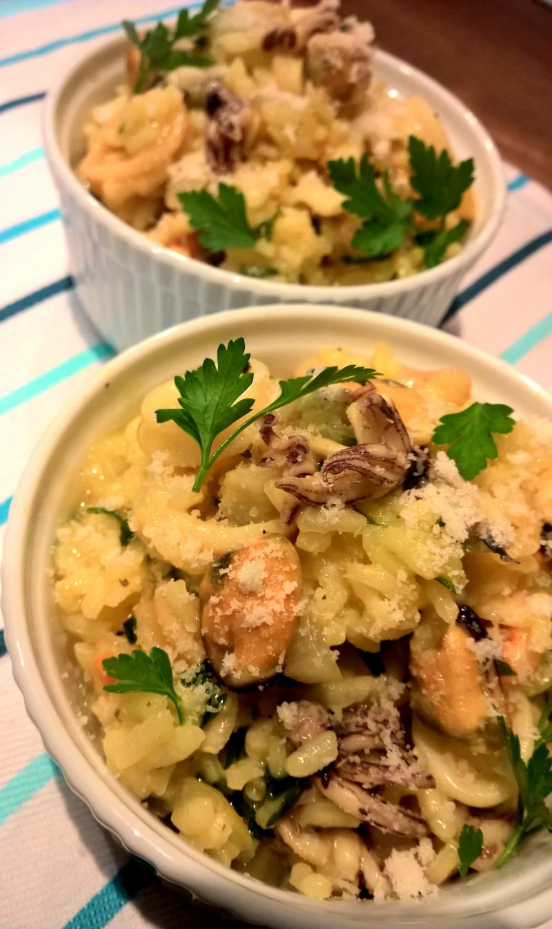 Risotto z owocami morza, szafranem i pietruszką Risotto z owocami morza, szafranem i pietruszką