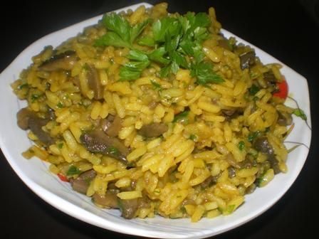 Risotto z pieczarkami i kurkumą