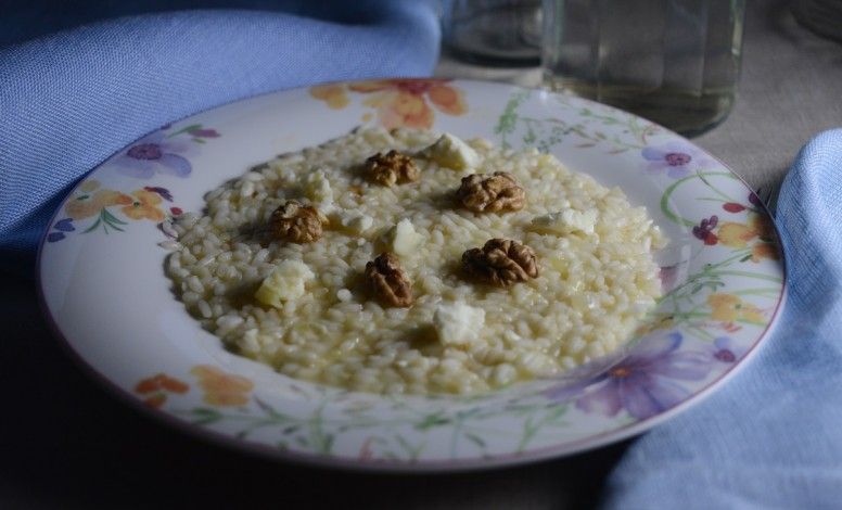 Risotto z serem Castelmagno, orzechami i miodem Risotto z serem Castelmagno, orzechami i miodem