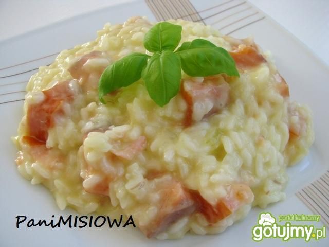 Risotto z wędzonym łososiem Risotto z wędzonym łososiem