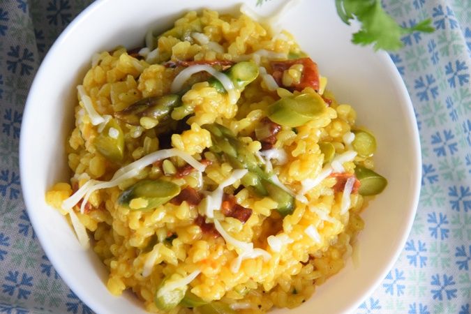 Risotto ze szparagami i chrupiącymi boczkiem Risotto ze szparagami i chrupiącymi boczkiem