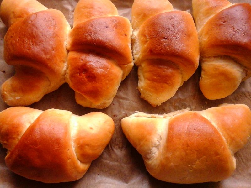 Rogale drożdżowe Rogale drożdżowe