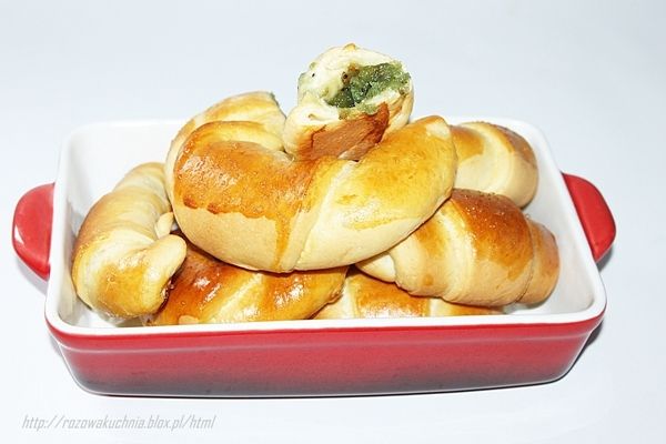 Rogale maślane z dżemem agrestowym i kiwi