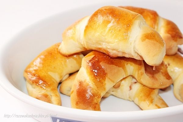 Rogale maślane z dżemem truskawka z rabarbarem 