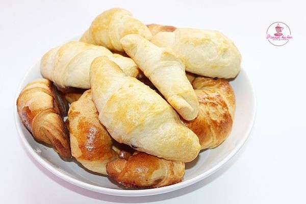 Rogale z nadzieniem krówkowym o smaku adwokata 