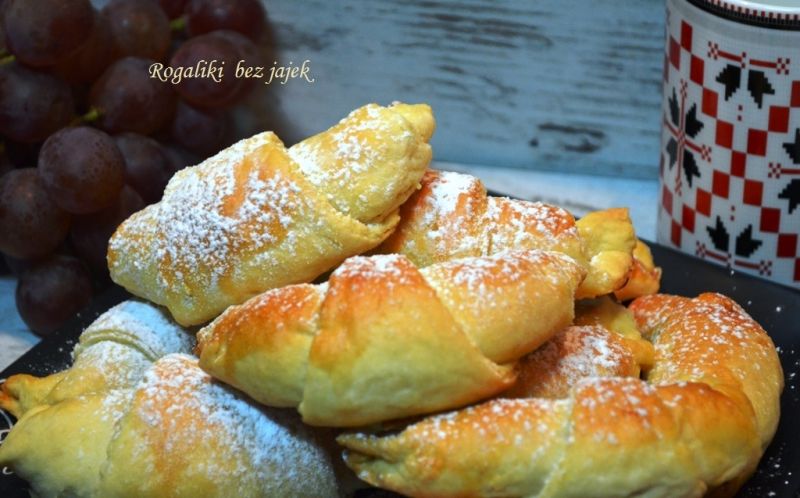 Rogaliki drożdżowe bez jajek 