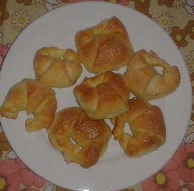 Rogaliki drożdżowe jagodowo-morelowe