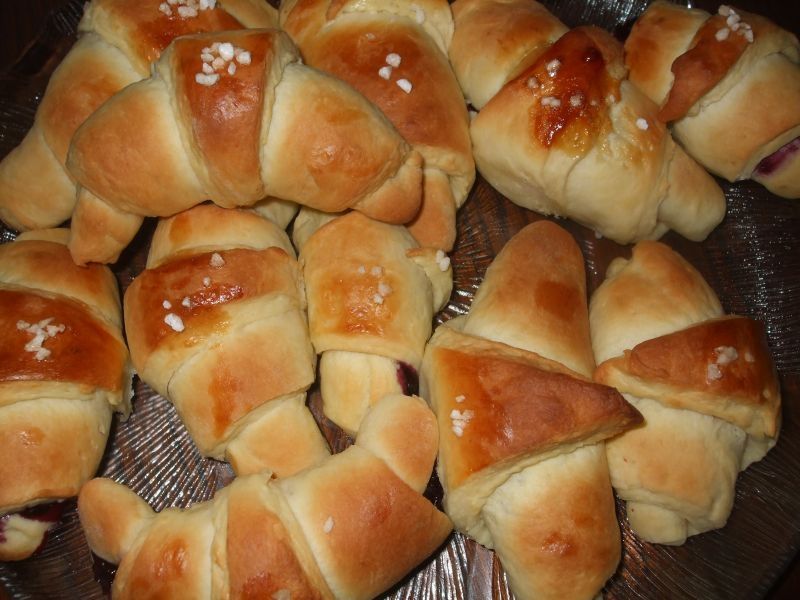 Rogaliki drożdżowe z dżemem Rogaliki drożdżowe z dżemem