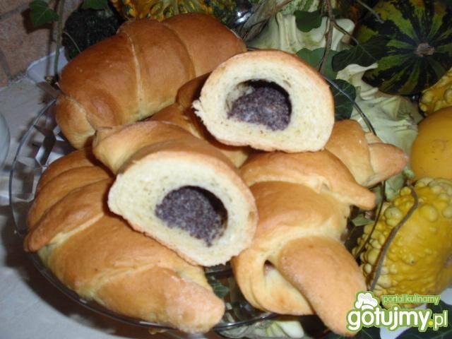 Rogaliki drozdzowe z makiem 