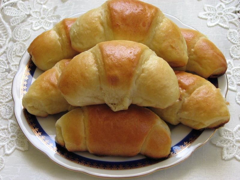 Rogaliki drożdżowe z serem Rogaliki drożdżowe z serem