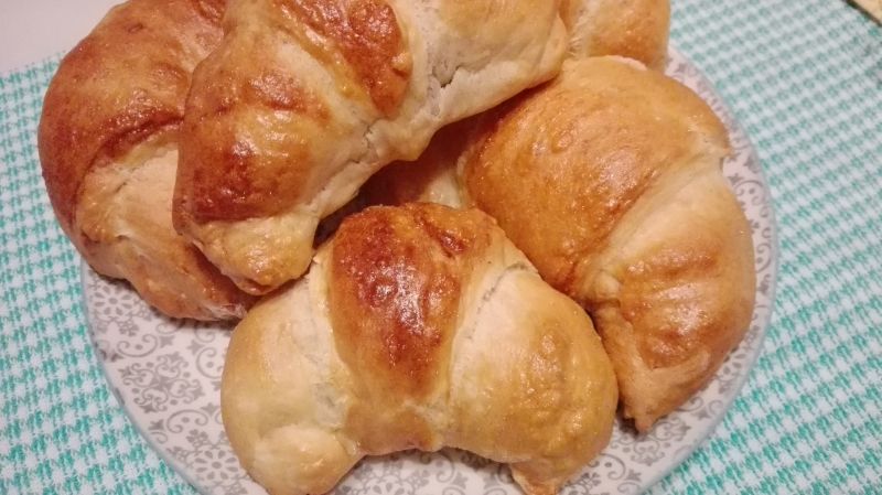 Rogaliki drożdżowe z wody Rogaliki drożdżowe z wody