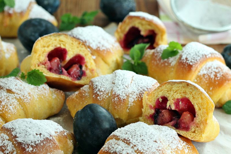 Rogaliki dyniowo śliwkowe