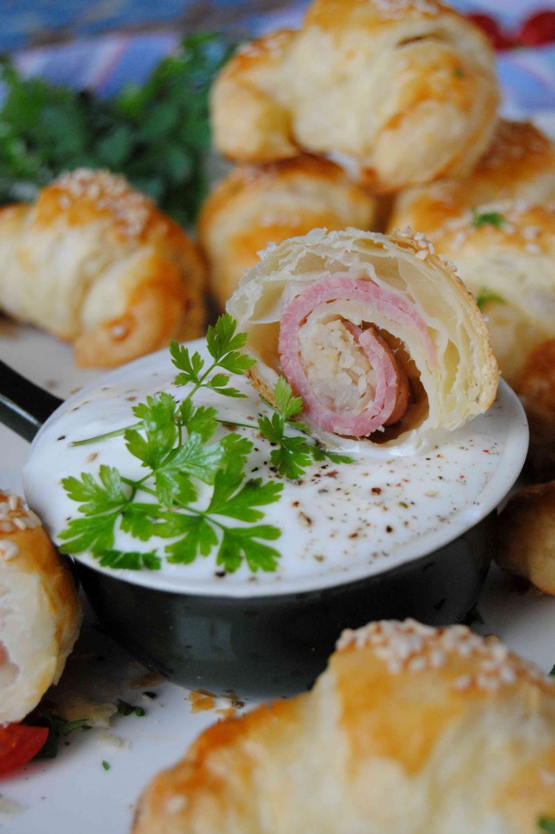 Rogaliki francuskie z szynką i selerem Rogaliki francuskie z szynką i selerem