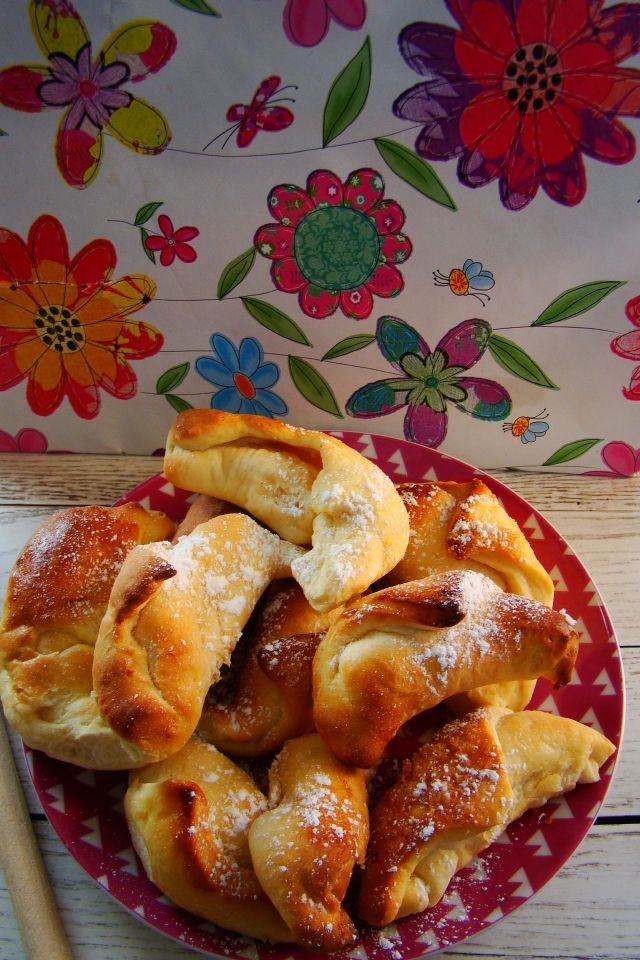 Rogaliki krucho - drożdżowe z budyniem 2