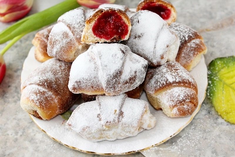 Rogaliki krucho-drożdżowe z nadzieniem