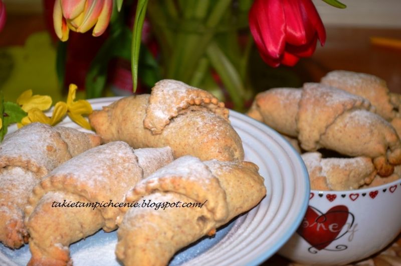 Rogaliki, razowe z jabłkami i cynamonem