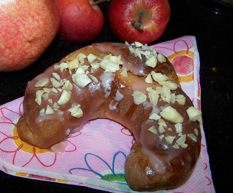 Rogaliki razowe z migdałami i zurawiną