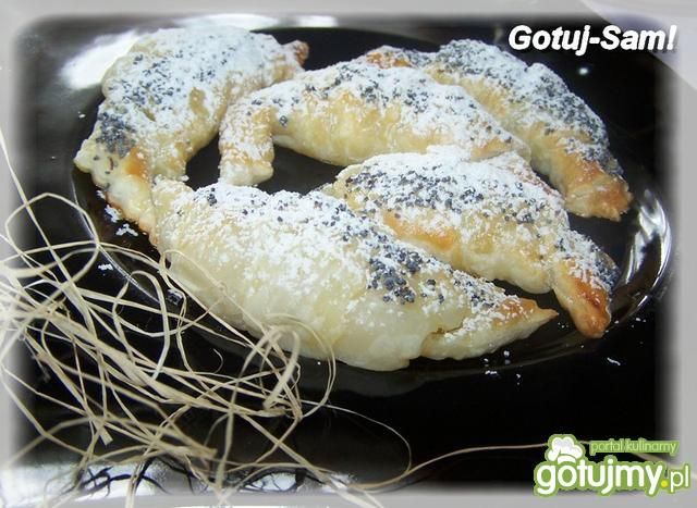 Rogaliki z ciasta francuskiego