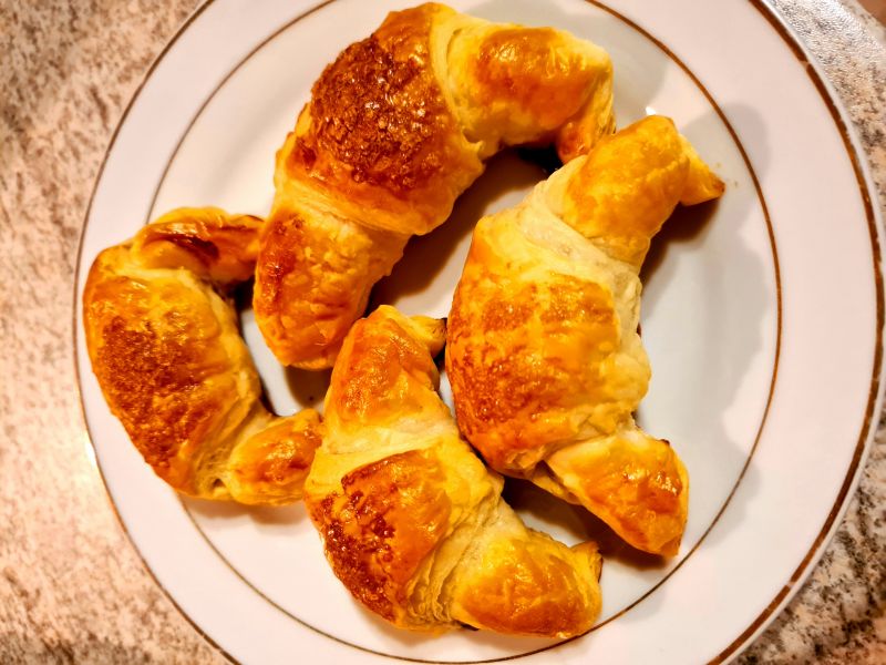 Rogaliki z ciasta francuskiego z marmolady