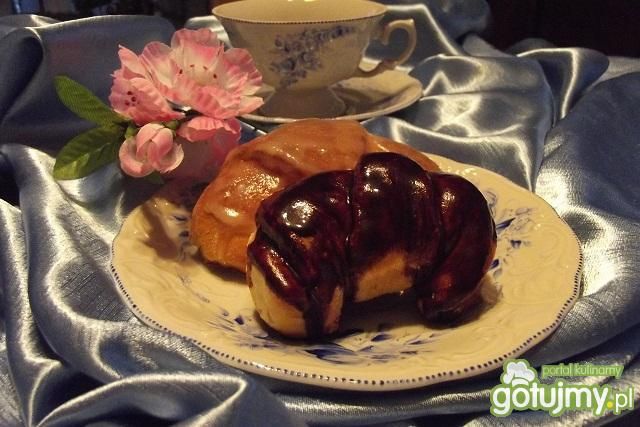 Rogaliki z dwoma nadzieniami Rogaliki z dwoma nadzieniami