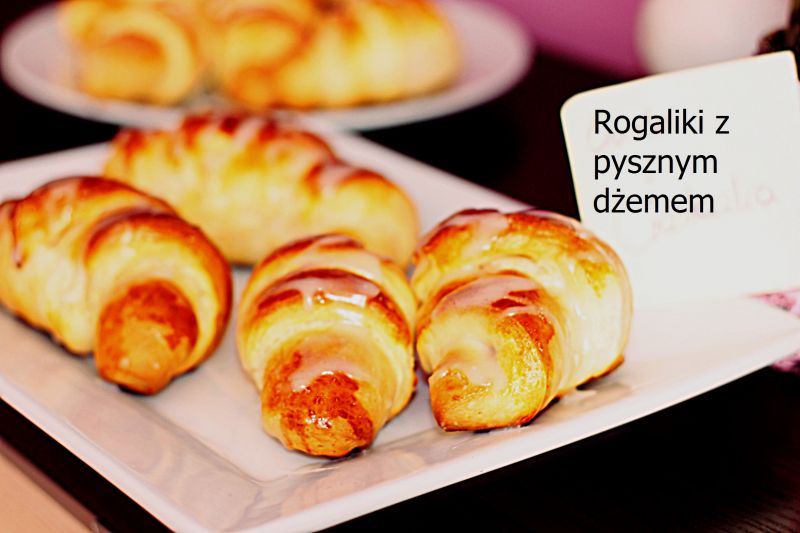 Rogaliki z dżemem i lukrem