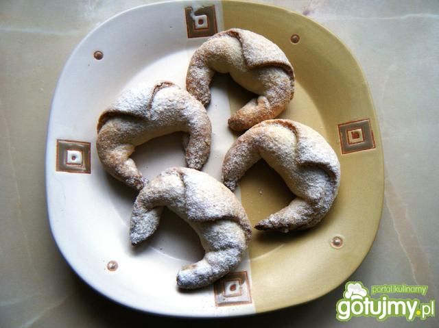 Rogaliki z konfiturą z ciasta piwnego Rogaliki z konfiturą z ciasta piwnego