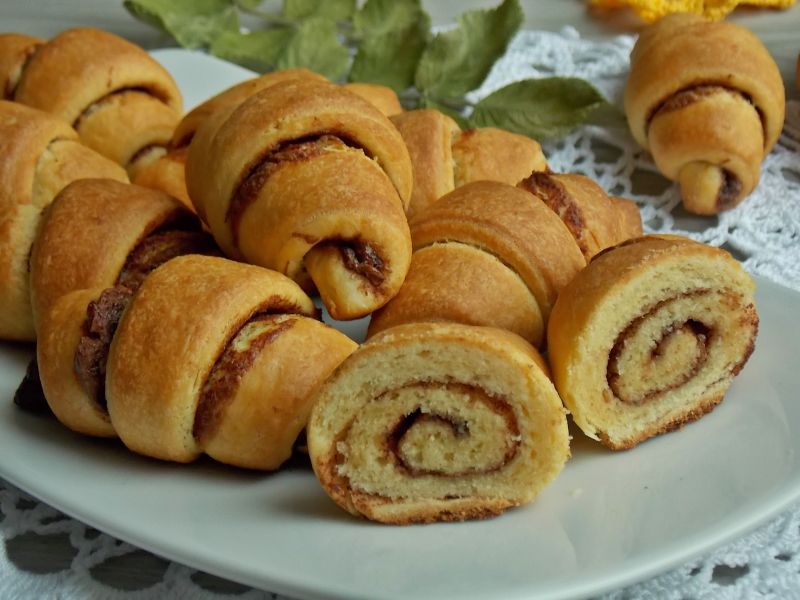 Rogaliki z kremem czekoladowym Rogaliki z kremem czekoladowym