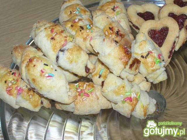 Rogaliki z marmoladą różaną