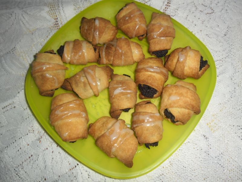 Rogaliki z masą makową Rogaliki z masą makową