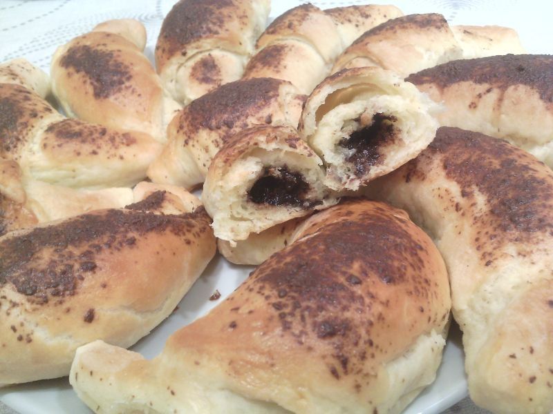 Rogaliki z nadzieniem czekoladowym