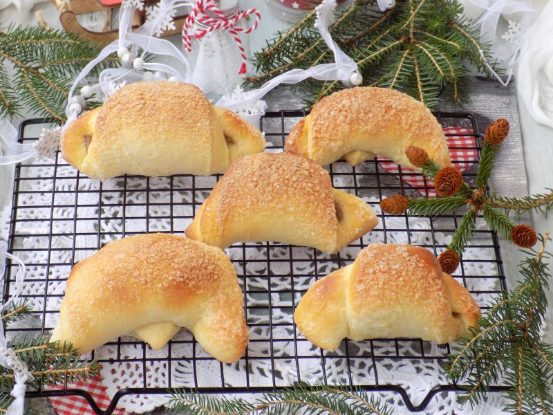 Rogaliki z orzechowo-korzennym nadzieniem 